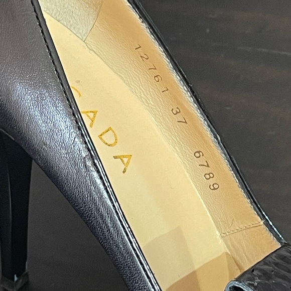 ESCADA HEELS SIZE 37 - Picture 2 of 8